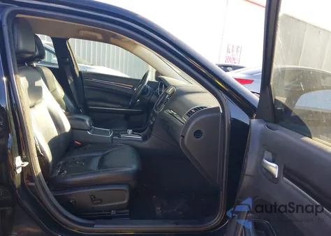 2015 Chrysler 300 Limited z USA, uszkodzony, nr VIN 2C3CCAAG9FH904184